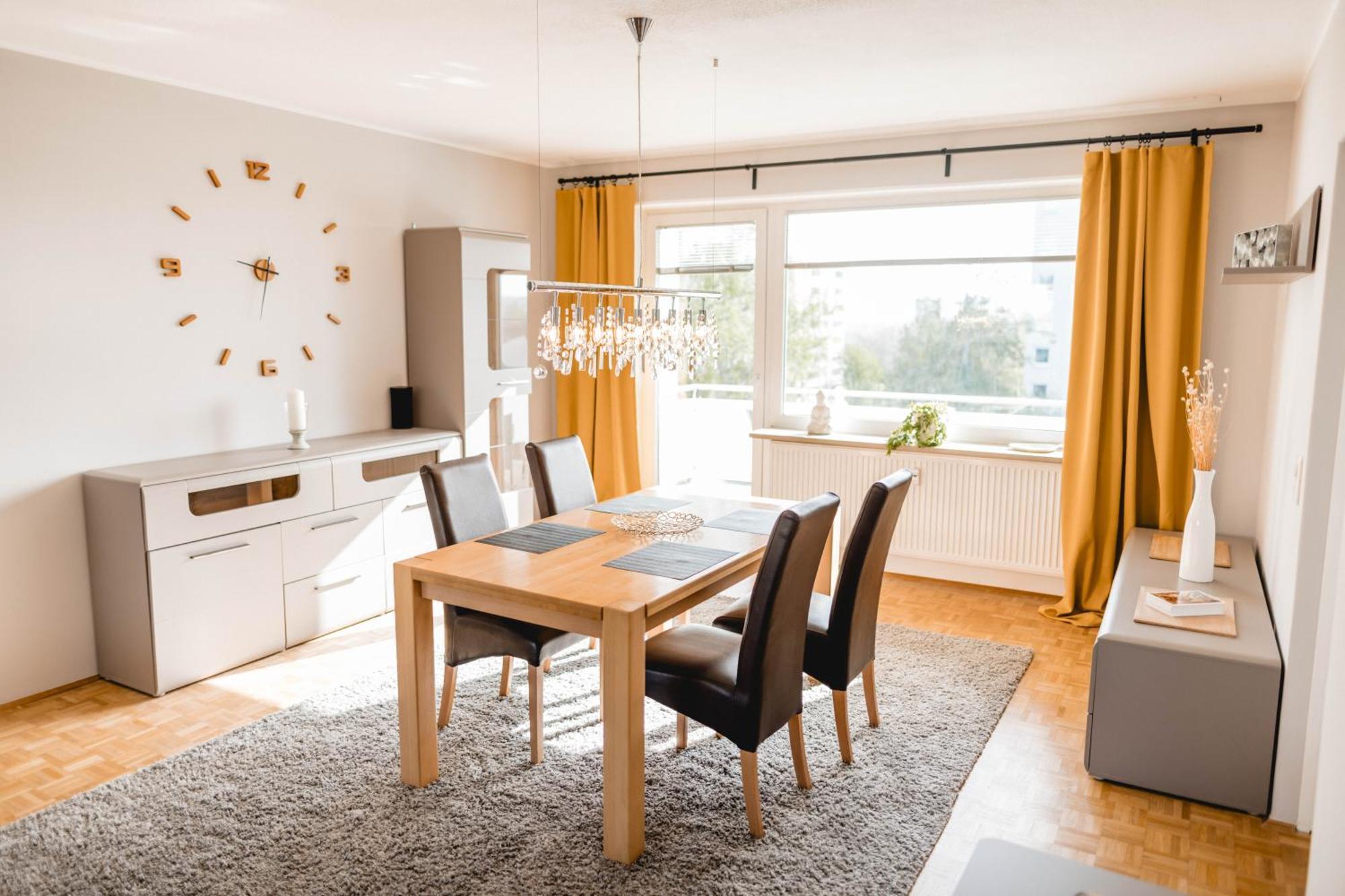 Me Homes - Grosse Moderne Designer-Wohnung Fuer Urlaub Und Business - Mit Kueche, Buero, Balkon Und 2 Parkplaetzen Bayreuth Dış mekan fotoğraf